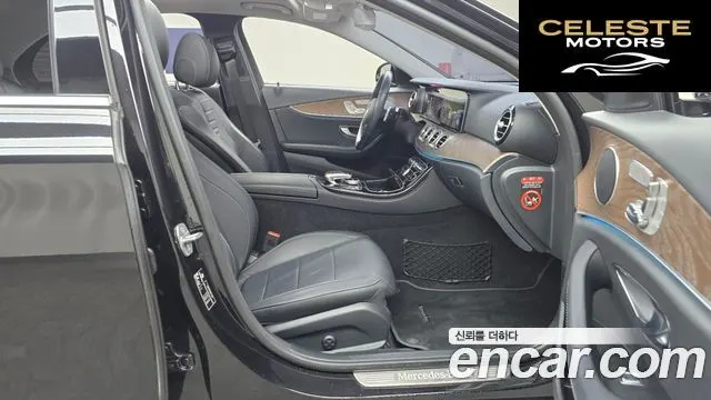 MERCEDES BENZ E-Classe W213 E300 4MATIC Exclusive 2018 — photo 11 sur 20
