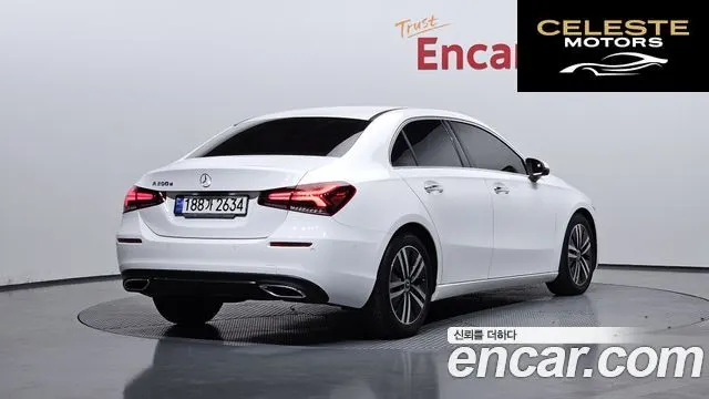 MERCEDES BENZ A-Classe W177 A200d Berline 2021 — photo 2 sur 20