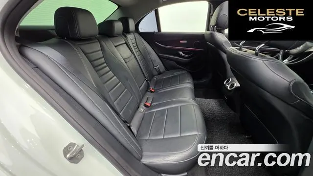 MERCEDES BENZ E-Classe W213 E220d 4MATIC Avantgarde 2017 — photo 19 sur 20