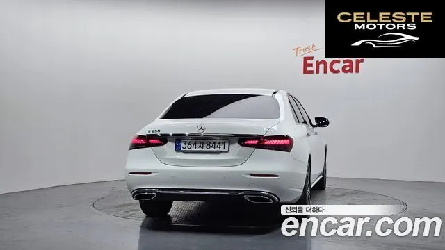 MERCEDES BENZ E-Classe W213 E250 Avantgarde 2022 — photo 4 sur 26