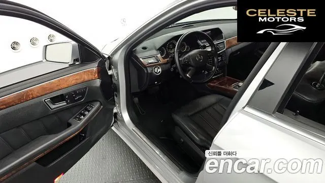 MERCEDES BENZ E-Classe W212 E300 2012 — photo 11 sur 20