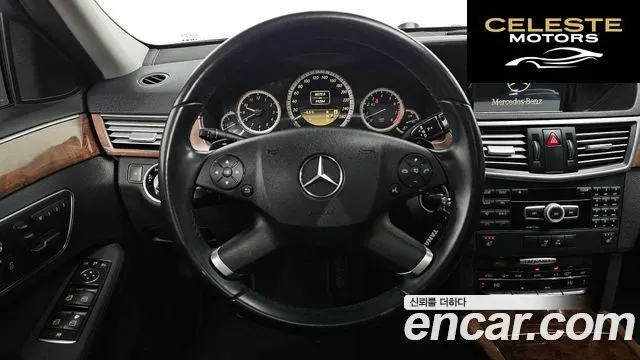 MERCEDES BENZ E-Classe W212 E300 2012 — photo 13 sur 20
