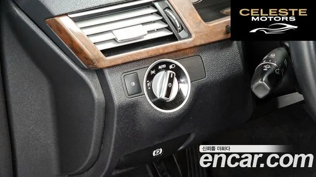 MERCEDES BENZ E-Classe W212 E300 2012 — photo 14 sur 20