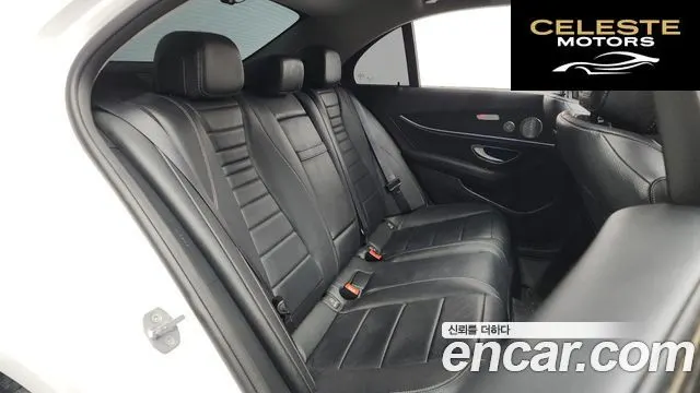 MERCEDES BENZ E-Classe W213 E300 4MATIC Avantgarde 2018 — photo 12 sur 20