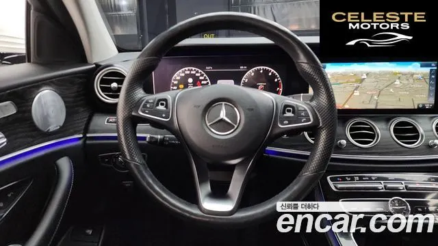 MERCEDES BENZ E-Classe W213 E300 4MATIC Avantgarde 2018 — photo 13 sur 20