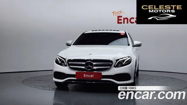 MERCEDES BENZ E-Classe W213 E300 4MATIC Avantgarde 2018 — photo 3 sur 20
