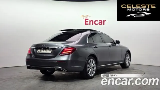 MERCEDES BENZ E-Classe W213 E300 4MATIC Exclusive 2017 — photo 2 sur 20