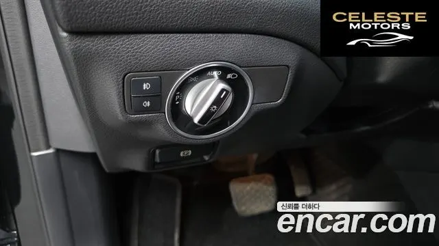 MERCEDES BENZ GLA-Classe X156 GLA220 Premium 2019 — photo 17 sur 20