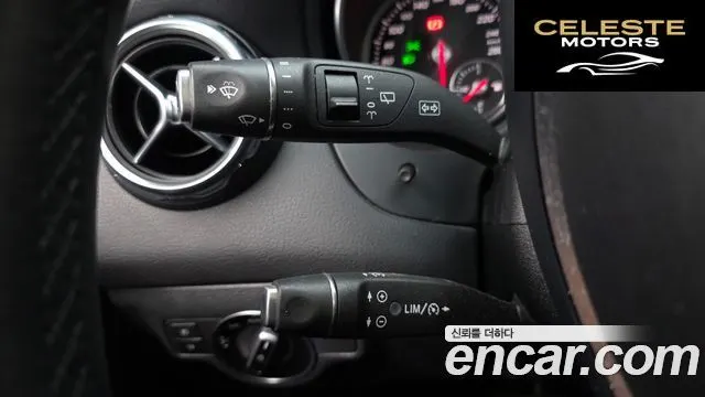 MERCEDES BENZ GLA-Classe X156 GLA220 Premium 2019 — photo 16 sur 20