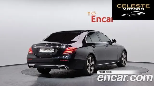 MERCEDES BENZ E-Classe W213 E300 Avantgarde 2017 — photo 2 sur 20