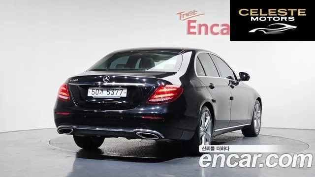 MERCEDES BENZ E-Classe W213 E200 Avantgarde 2018 — photo 2 sur 20