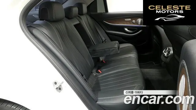 MERCEDES BENZ E-Classe W213 E300 4MATIC Exclusive 2019 — photo 12 sur 20