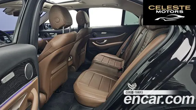 MERCEDES BENZ E-Classe W213 E300 Avantgarde 2017 — photo 12 sur 20