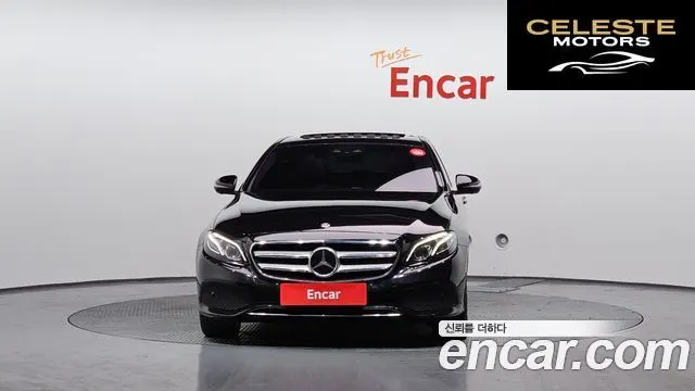 MERCEDES BENZ E-Classe W213 E300 Avantgarde 2017 — photo 3 sur 20