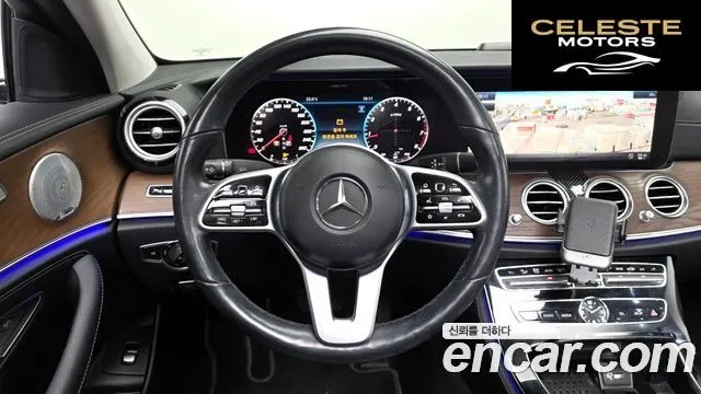 MERCEDES BENZ E-Classe W213 E300 4MATIC Exclusive 2019 — photo 13 sur 20