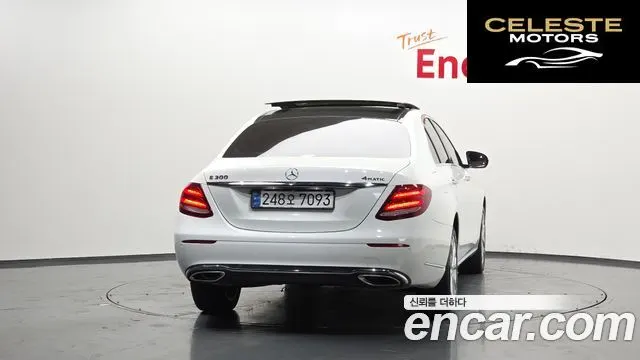 MERCEDES BENZ E-Classe W213 E300 4MATIC Exclusive 2019 — photo 4 sur 20
