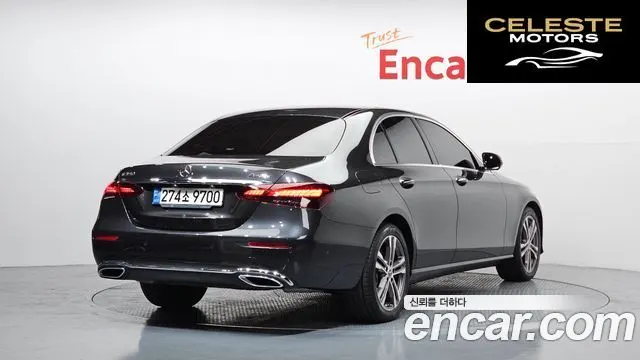 MERCEDES BENZ E-Classe W213 E350 4MATIC Avantgarde 2021 — photo 2 sur 26