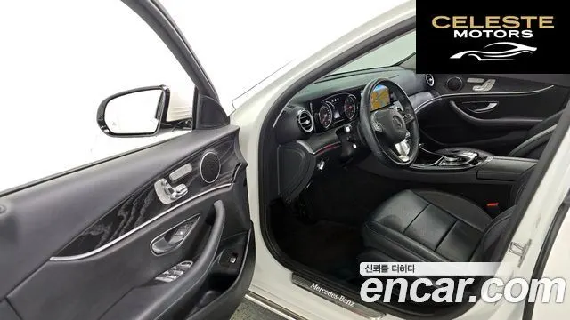 MERCEDES BENZ E-Classe W213 E220d Avantgarde 2017 — photo 10 sur 26