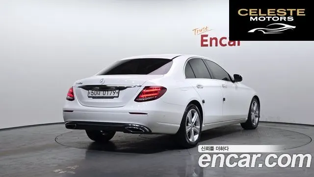 MERCEDES BENZ E-Classe W213 E220d Avantgarde 2017 — photo 2 sur 26