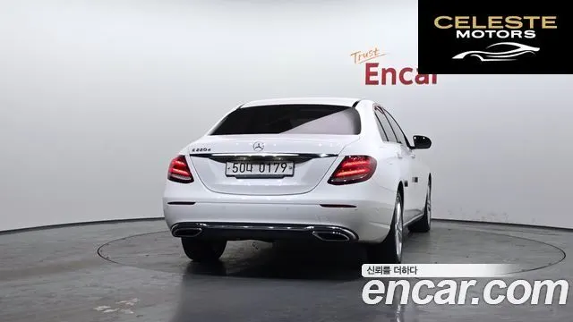 MERCEDES BENZ E-Classe W213 E220d Avantgarde 2017 — photo 4 sur 26