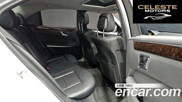 MERCEDES BENZ E-Classe W212 E200 CGI 2011 — photo 11 sur 20