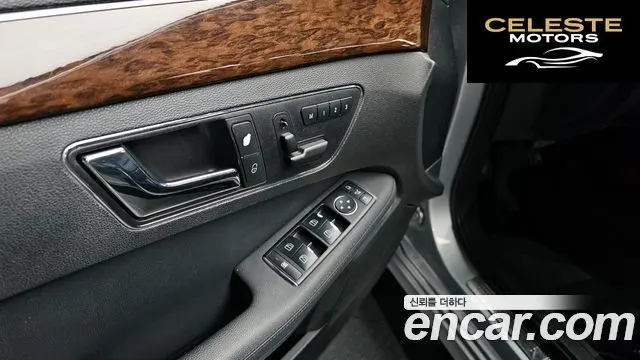 MERCEDES BENZ E-Classe W212 E200 CGI 2011 — photo 13 sur 20