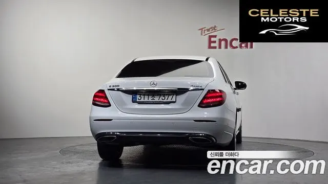 MERCEDES BENZ E-Classe W213 E300 4MATIC Exclusive 2018 — photo 3 sur 20