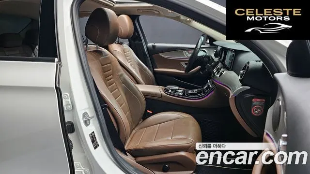 MERCEDES BENZ E-Classe W213 E200 Avantgarde 2017 — photo 10 sur 26