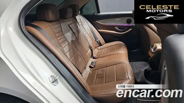 MERCEDES BENZ E-Classe W213 E200 Avantgarde 2017 — photo 12 sur 26