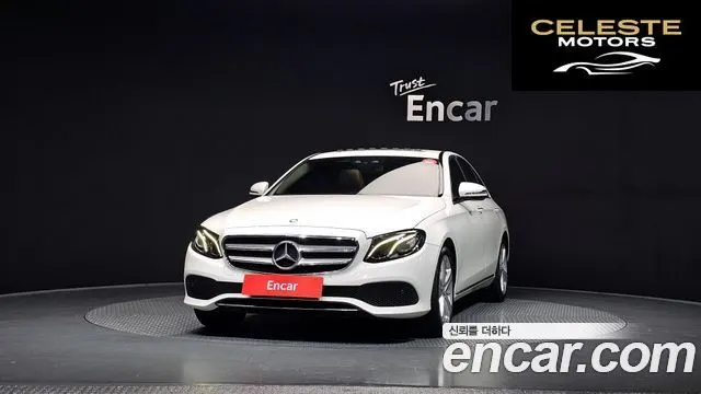 MERCEDES BENZ E-Classe W213 E200 Avantgarde 2017 — photo 3 sur 26