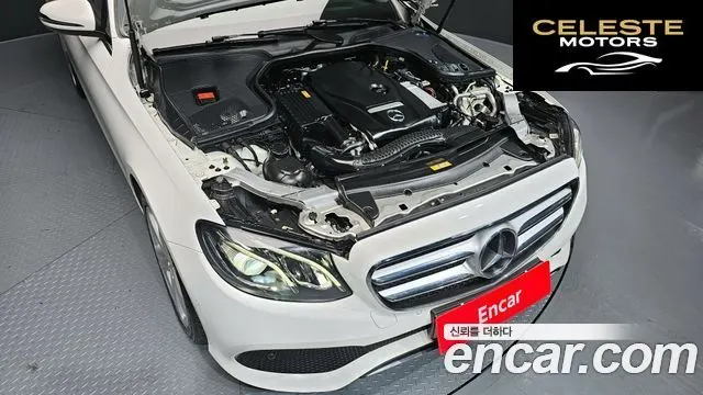MERCEDES BENZ E-Classe W213 E200 Avantgarde 2017 — photo 6 sur 26