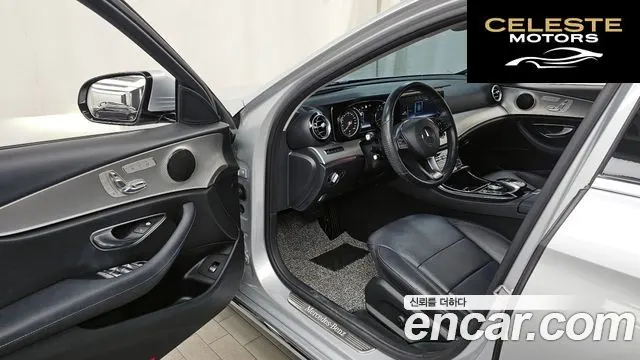 MERCEDES BENZ E-Classe W213 E200 Avantgarde 2017 — photo 10 sur 20