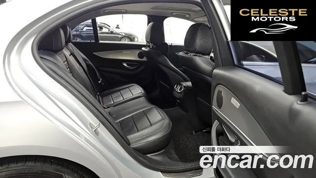 MERCEDES BENZ E-Classe W213 E200 Avantgarde 2017 — photo 12 sur 20