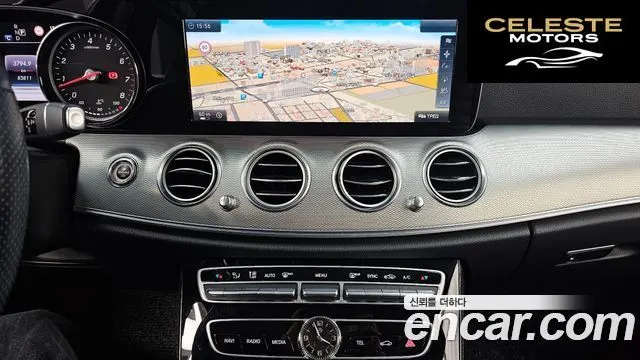 MERCEDES BENZ E-Classe W213 E200 Avantgarde 2017 — photo 14 sur 20