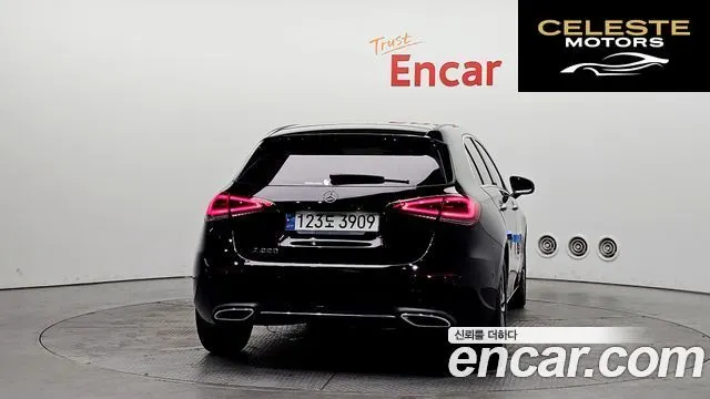 MERCEDES BENZ A-Classe W177 A220 Hatchback 2021 — photo 4 sur 20