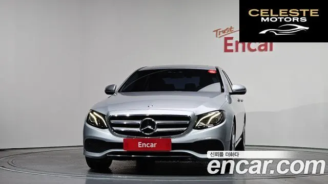MERCEDES BENZ E-Classe W213 E200 Avantgarde 2017 — photo 3 sur 20