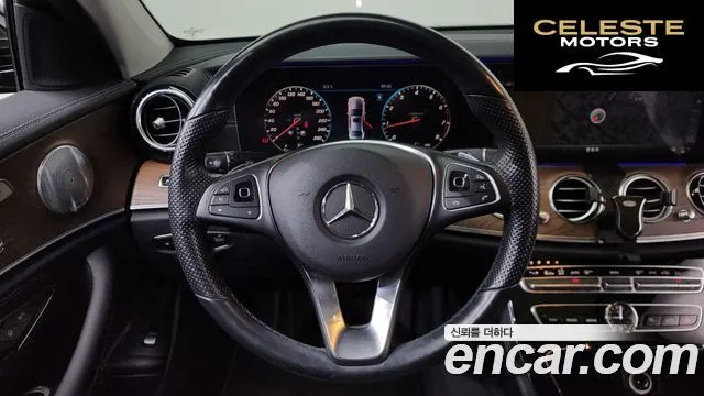 MERCEDES BENZ E-Classe W213 E300 4MATIC Exclusive 2018 — photo 13 sur 20