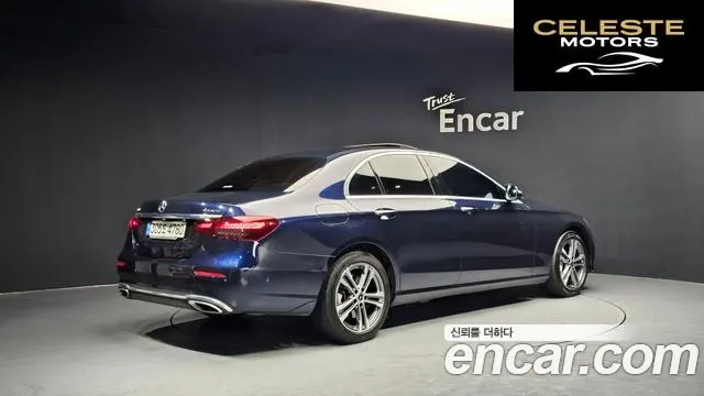 MERCEDES BENZ E-Classe W213 E350 4MATIC Avantgarde 2022 — photo 2 sur 20