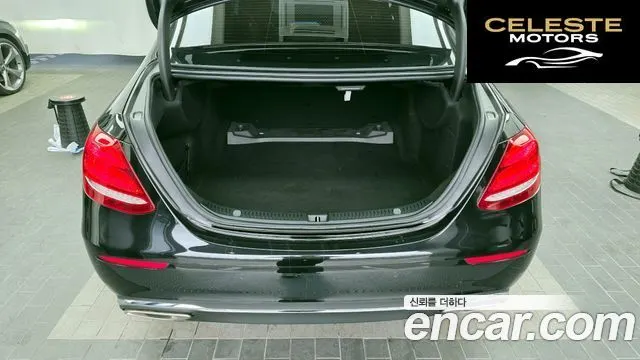MERCEDES BENZ E-Classe W213 E200 Avantgarde 2018 — photo 20 sur 26
