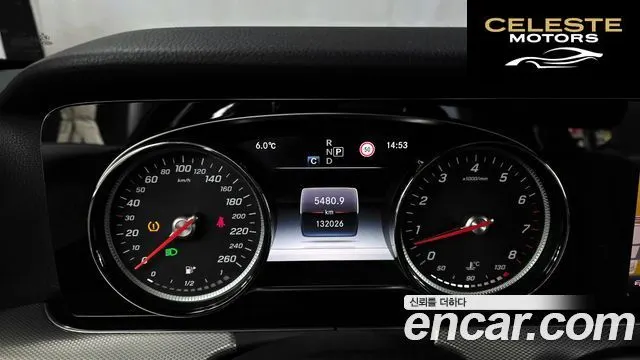 MERCEDES BENZ E-Classe W213 E200 Avantgarde 2018 — photo 8 sur 26