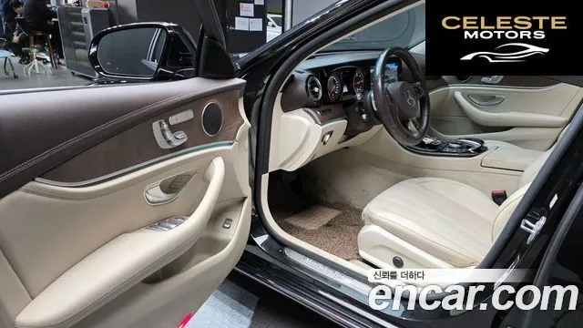 MERCEDES BENZ E-Classe W213 E220d Exclusive 2017 — photo 11 sur 26
