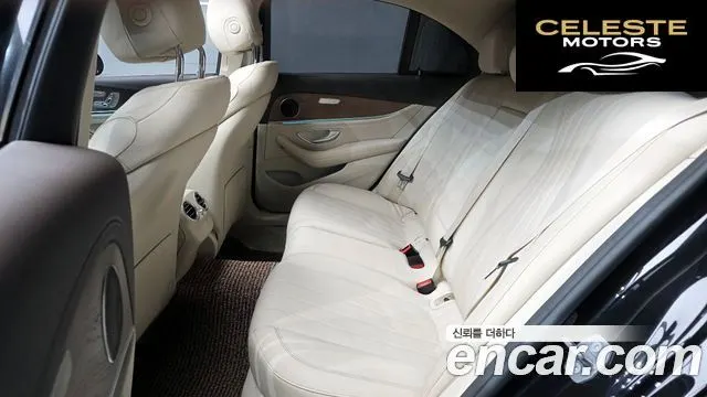 MERCEDES BENZ E-Classe W213 E220d Exclusive 2017 — photo 12 sur 26