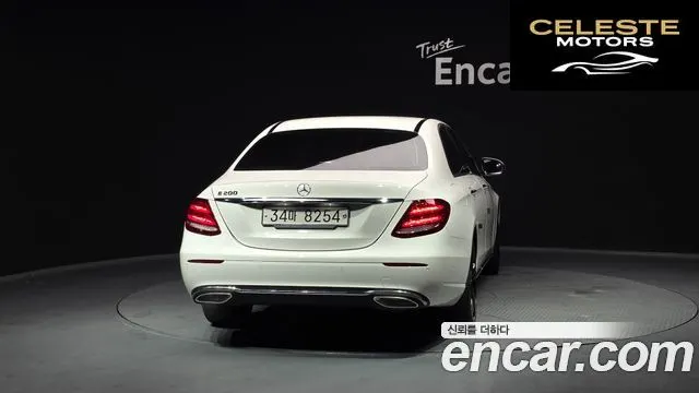 MERCEDES BENZ E-Classe W213 E200 Avantgarde 2018 — photo 4 sur 20
