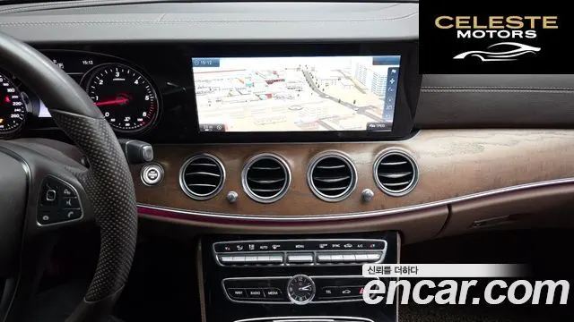 MERCEDES BENZ E-Classe W213 E220d Exclusive 2017 — photo 14 sur 20