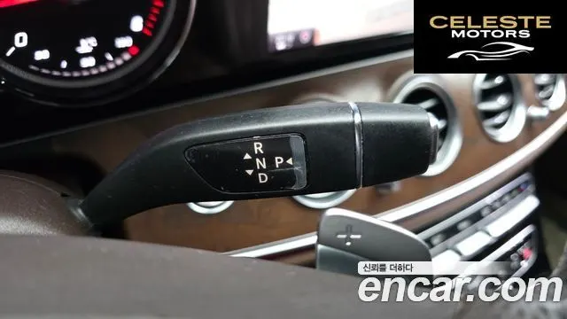 MERCEDES BENZ E-Classe W213 E220d Exclusive 2017 — photo 9 sur 20