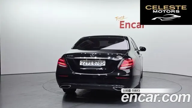 MERCEDES BENZ E-Classe W213 E250 Avantgarde 2020 — photo 4 sur 20