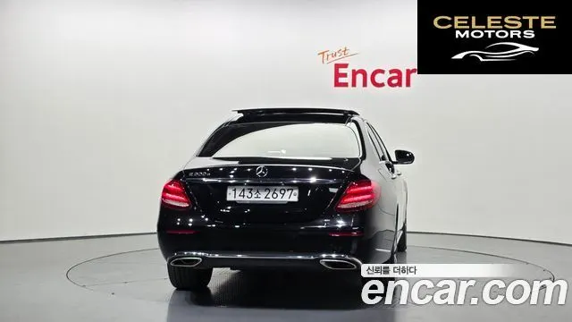 MERCEDES BENZ E-Classe W213 E300e Exclusive 2019 — photo 4 sur 20