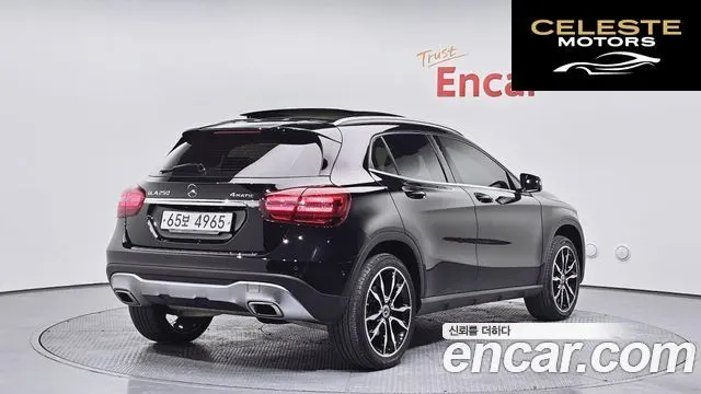 MERCEDES BENZ GLA-Classe X156 GLA250 4MATIC 2019 — photo 2 sur 20