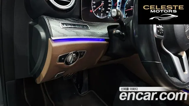 MERCEDES BENZ E-Classe W213 E300 4MATIC Avantgarde 2019 — photo 18 sur 20