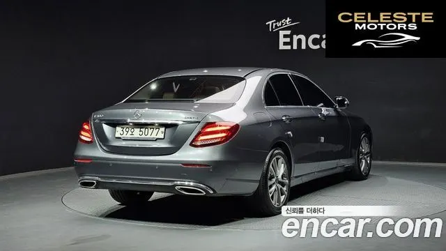 MERCEDES BENZ E-Classe W213 E300 4MATIC Avantgarde 2019 — photo 2 sur 20